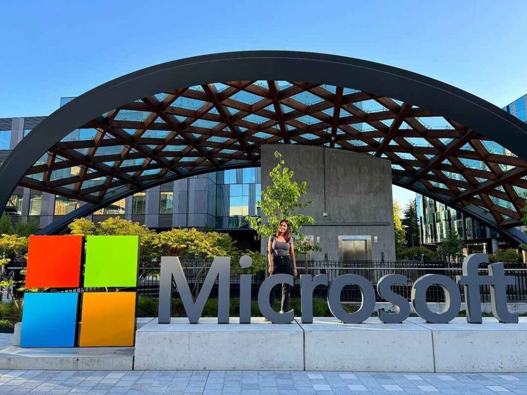 Is Microsoft Outlook down